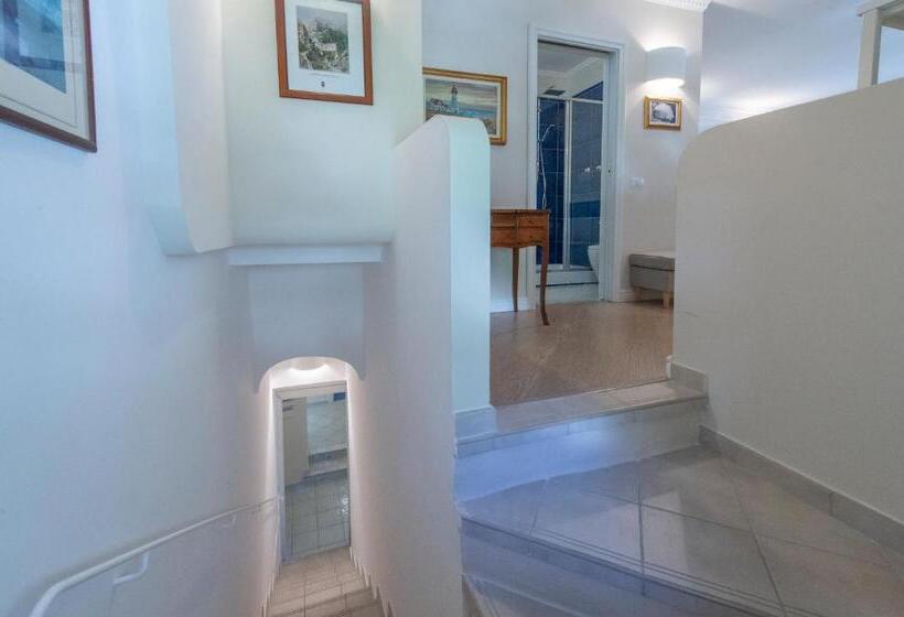 פנסיון Villa Lauro Old Chapel