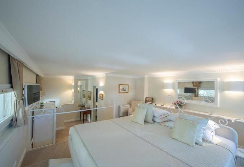 פנסיון Villa Lauro Old Chapel