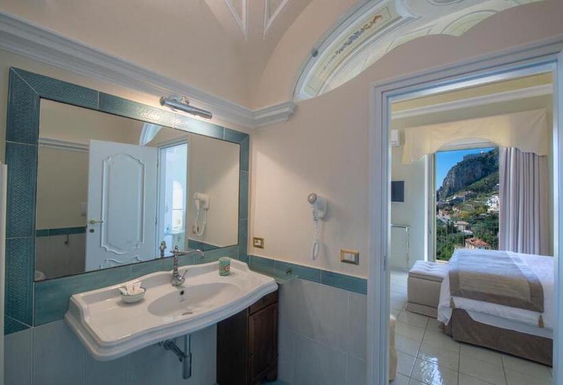 פנסיון Villa Lauro Old Chapel