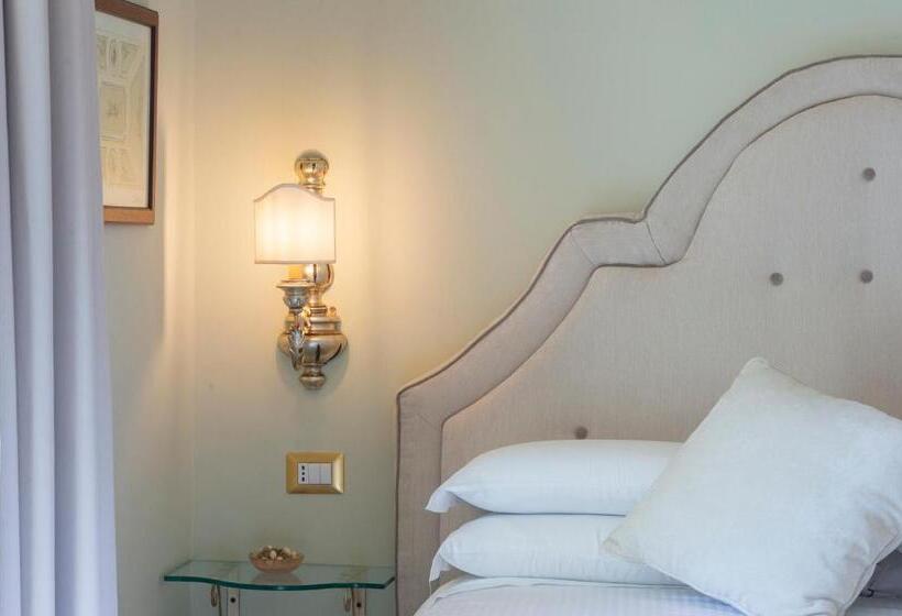 פנסיון Villa Lauro Old Chapel