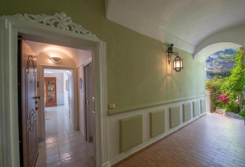 פנסיון Villa Lauro Old Chapel