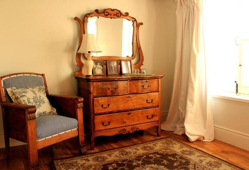 ユースホステル Les Ancêtres Auberge & Restaurant