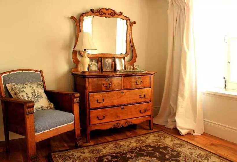 Les Ancêtres Auberge & Restaurant