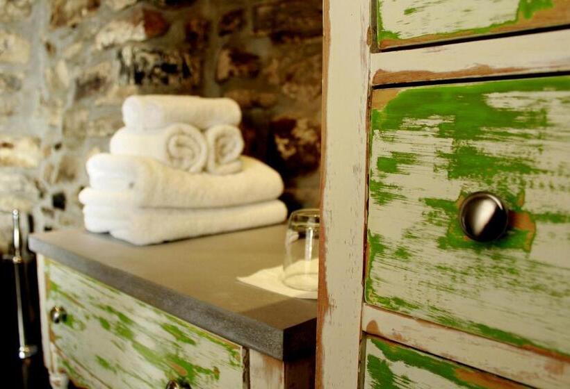 ユースホステル Les Ancêtres Auberge & Restaurant