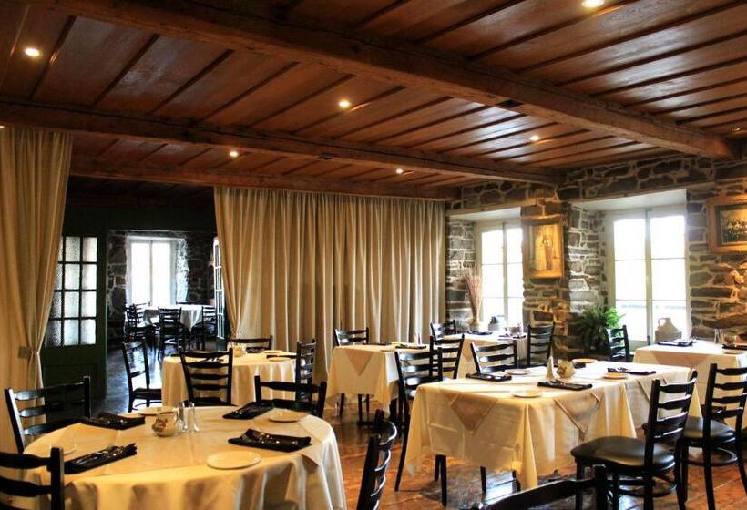 ユースホステル Les Ancêtres Auberge & Restaurant