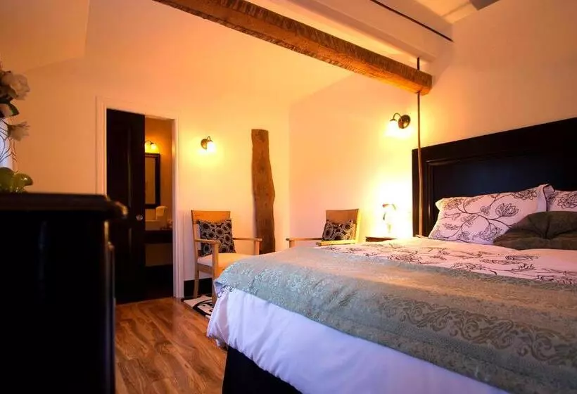 Les Ancêtres Auberge & Restaurant