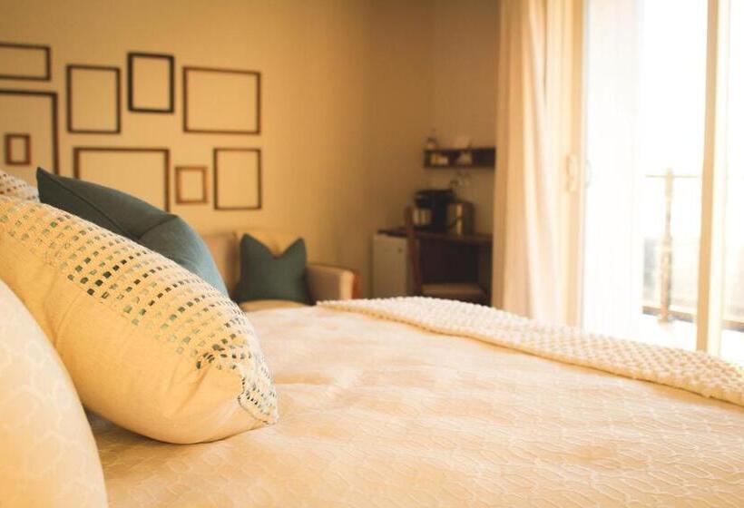 ユースホステル Les Ancêtres Auberge & Restaurant