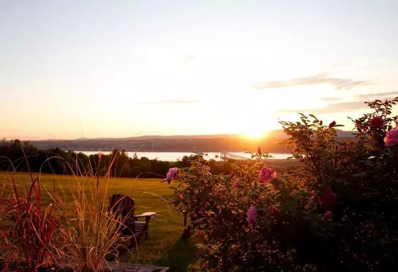 Les Ancêtres Auberge & Restaurant