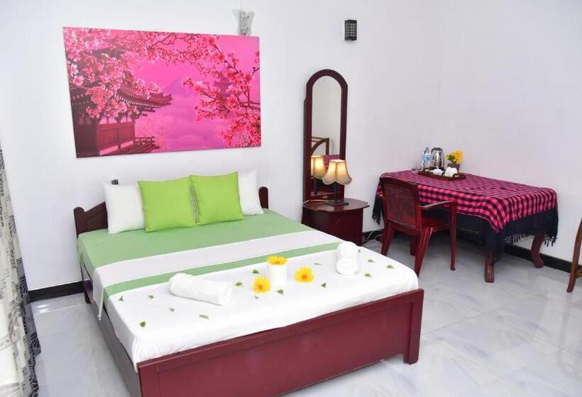 Vandrarhem Sayare Inn