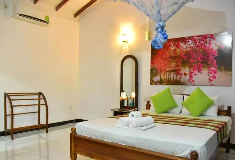 Retkeilymaja Sayare Inn