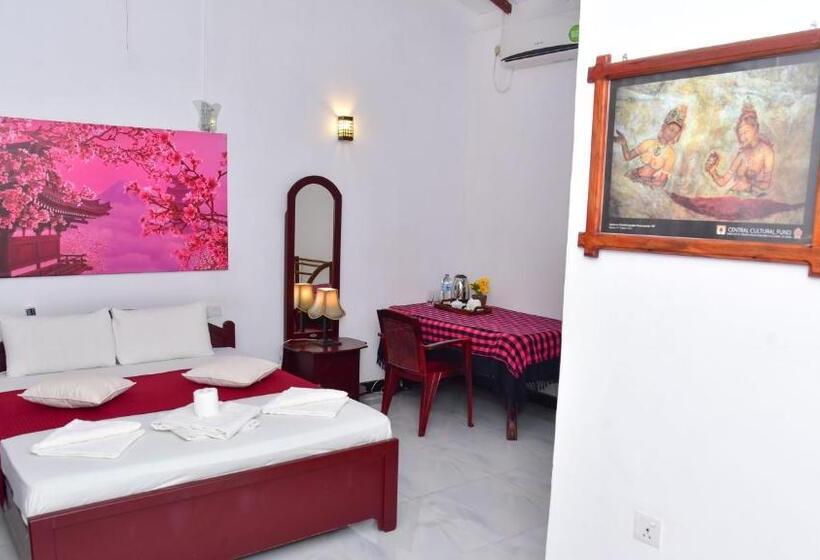 Vandrarhem Sayare Inn