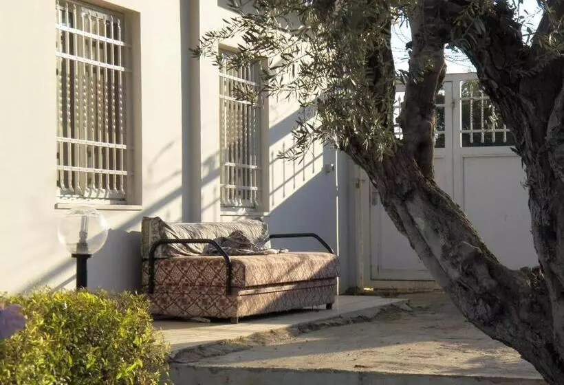 تختخواب و صبحانه Auberg Inn Guesthouse