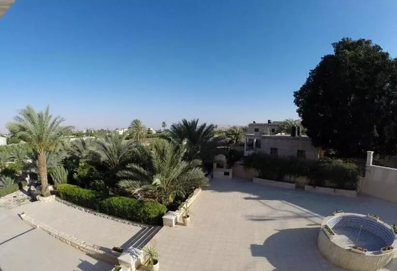 تختخواب و صبحانه Auberg Inn Guesthouse