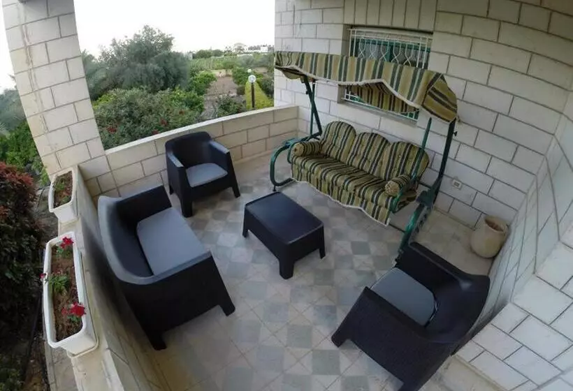 تختخواب و صبحانه Auberg Inn Guesthouse