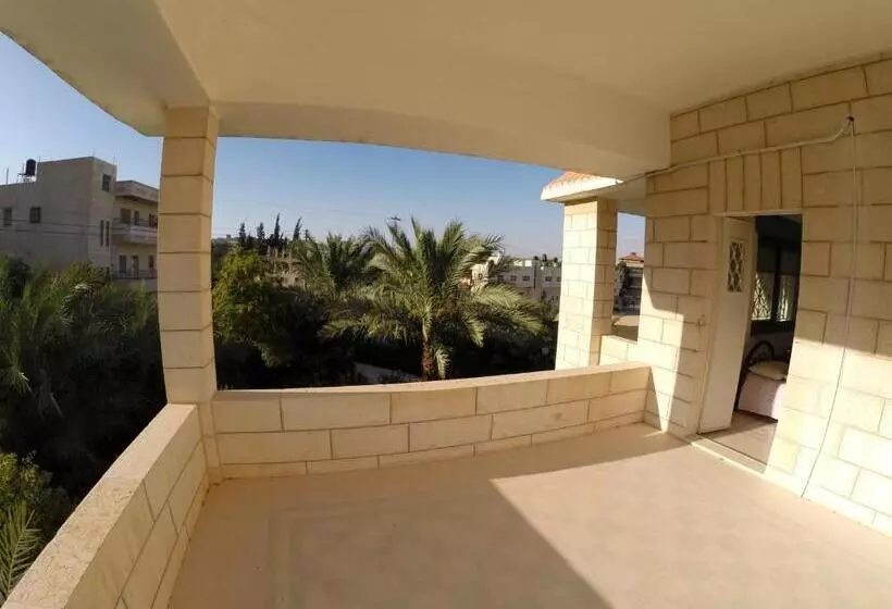 تختخواب و صبحانه Auberg Inn Guesthouse