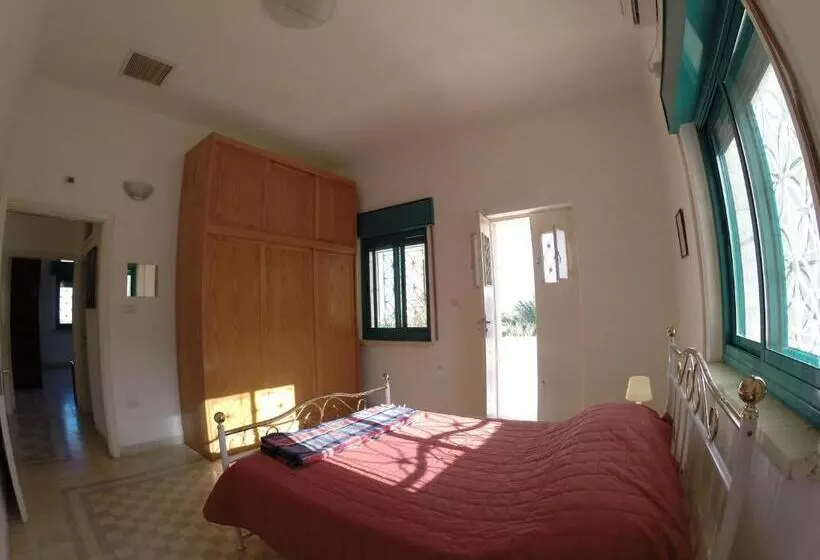 تختخواب و صبحانه Auberg Inn Guesthouse