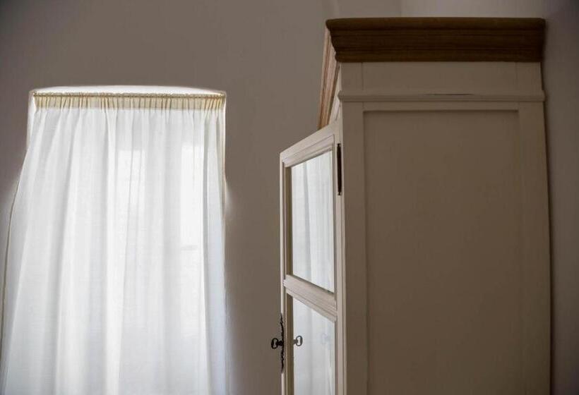 تختخواب و صبحانه Da Concavo E Convesso