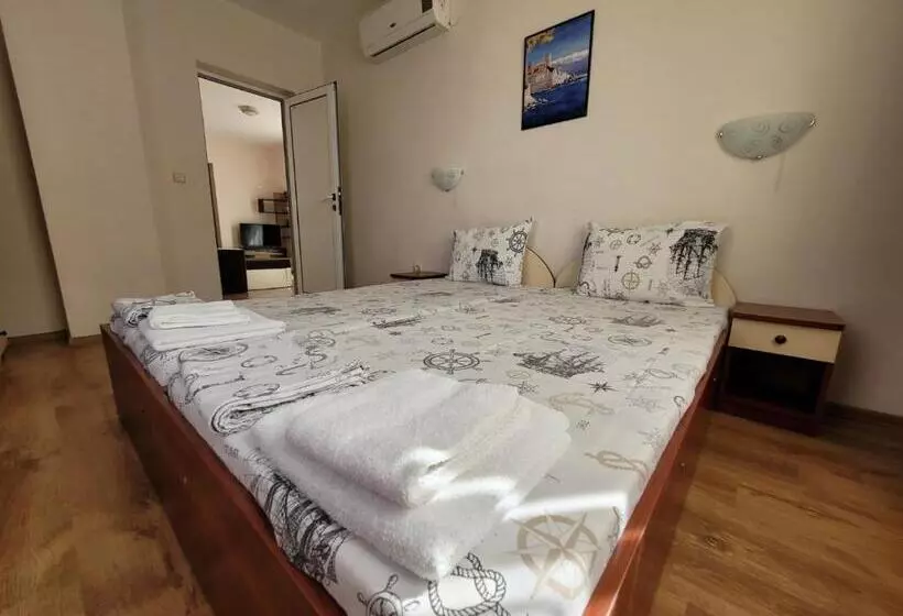 ホテル Guesthouse Iceberg