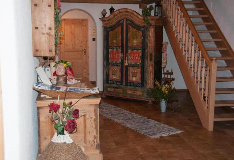 ホテル Hirschenhof