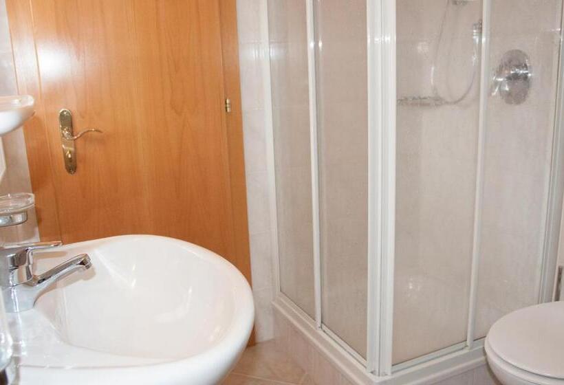 ホテル Hirschenhof