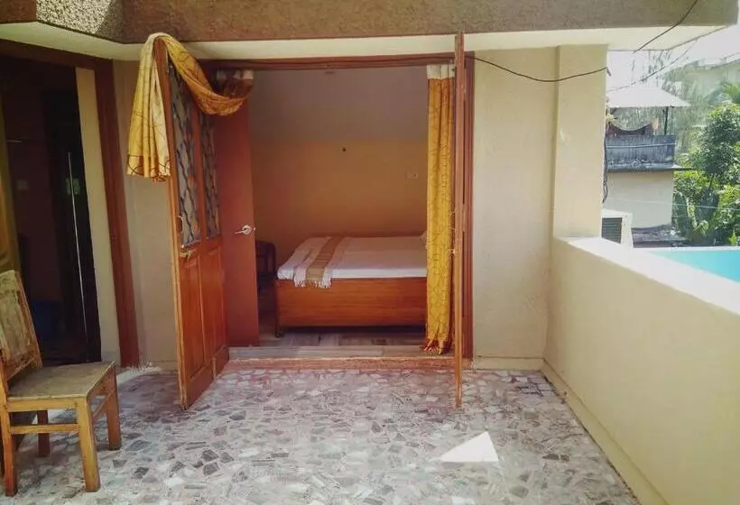 Pensione Menezes House