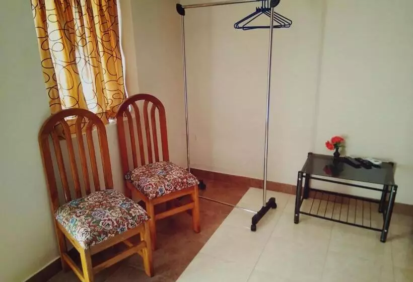 Pensione Menezes House