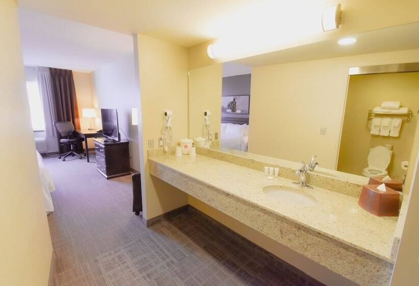 Отель Canad Inns Health Sciences Centre