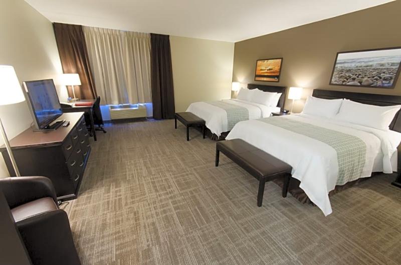 Отель Canad Inns Health Sciences Centre