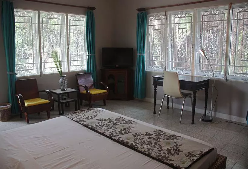 ホテル Circa 51 Boutique Residence