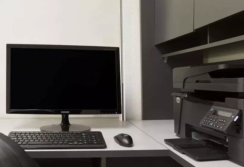 호텔 High Prairie Inn