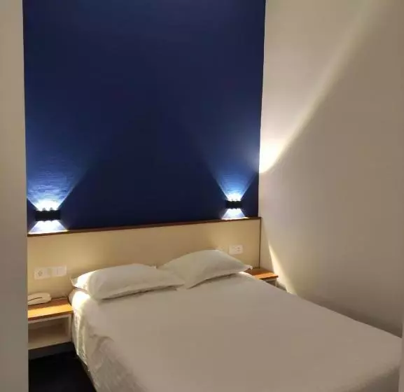 Hotelli Des Lices   Angers