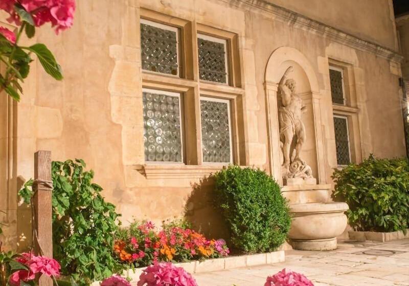 فندق D'haussonville