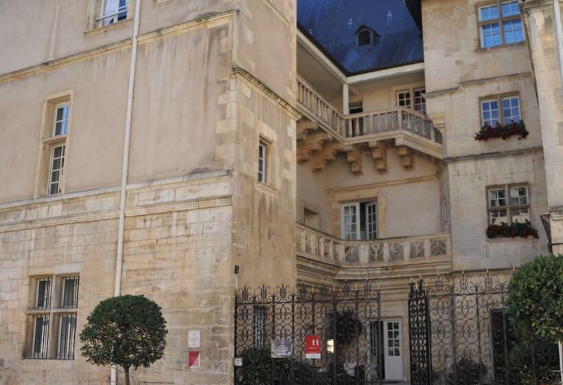 فندق D'haussonville