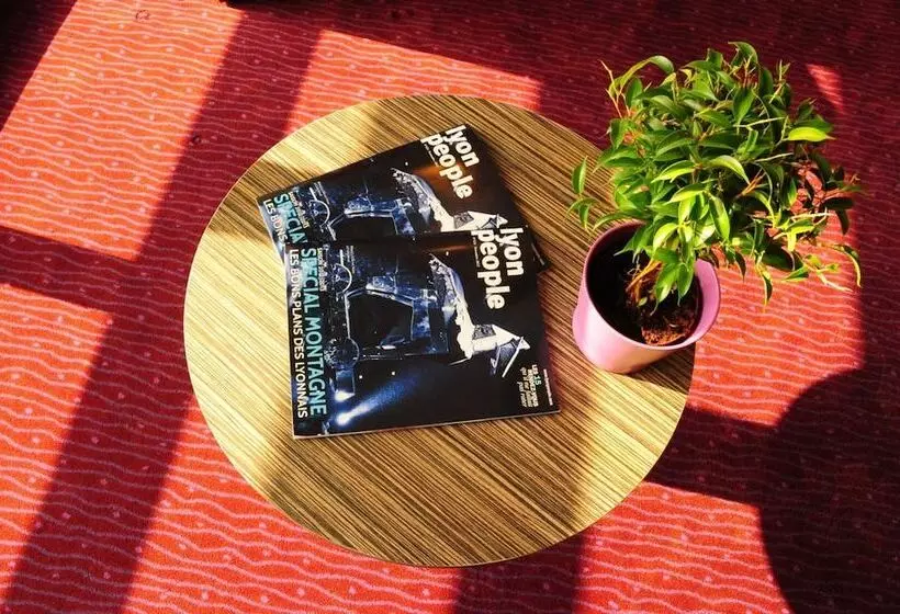 هتل Eastlodge Lyon Est Eurexpo