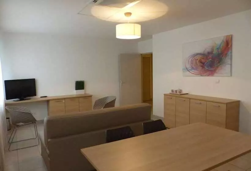 هتل Eastlodge Lyon Est Eurexpo