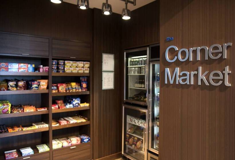 هتل Fairfield Inn & Suites By Marriott Moncton