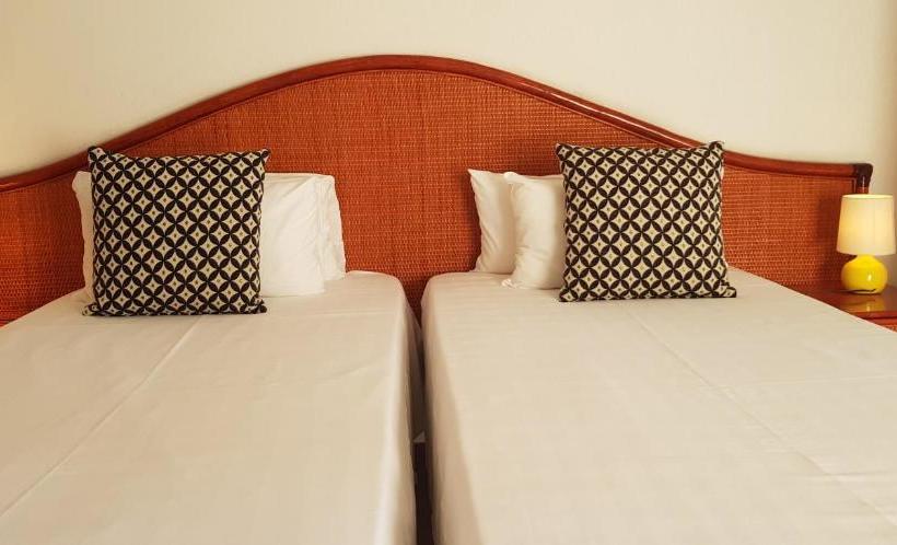 Отель Hôtel Le Galoubet