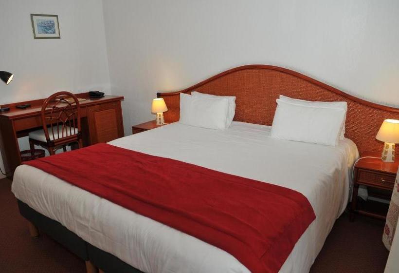 Отель Hôtel Le Galoubet