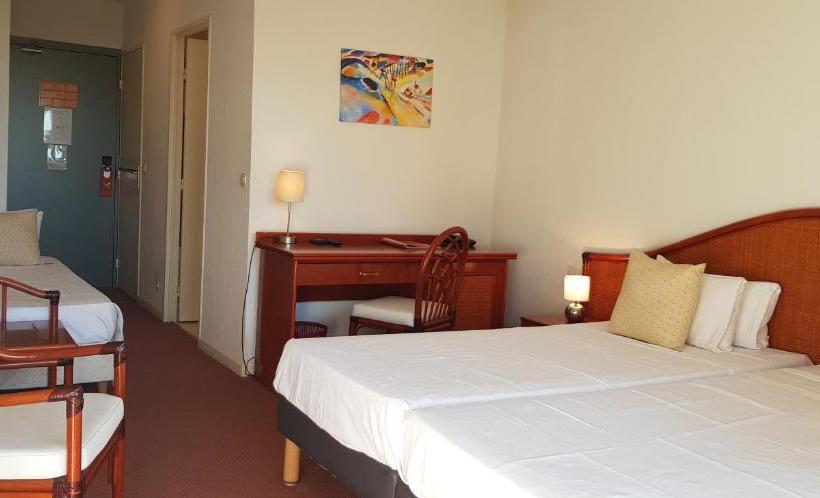 Отель Hôtel Le Galoubet