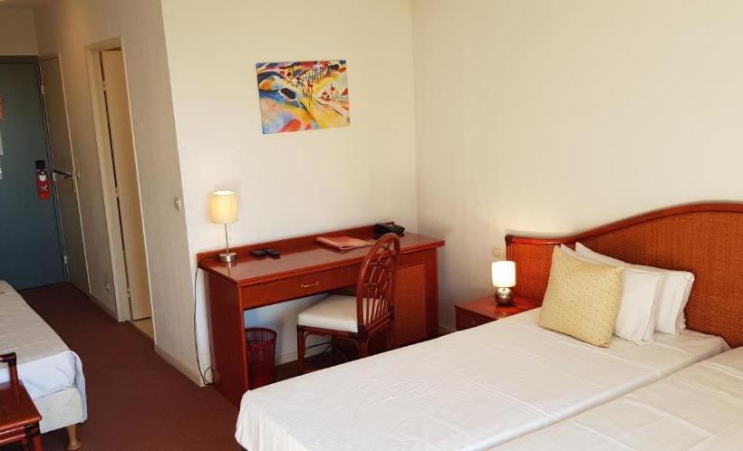 Отель Hôtel Le Galoubet