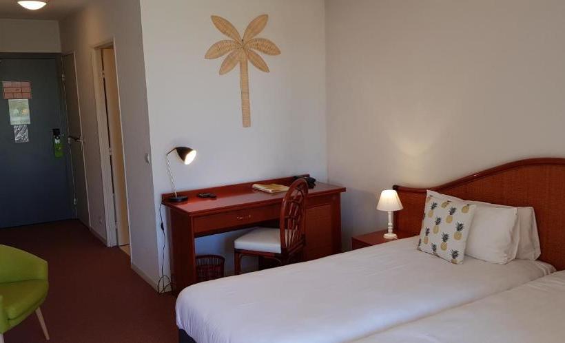 Отель Hôtel Le Galoubet