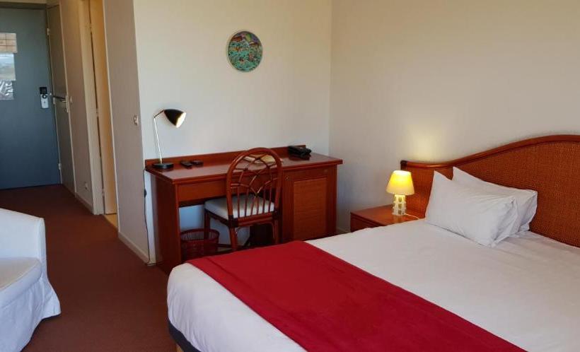 Отель Hôtel Le Galoubet