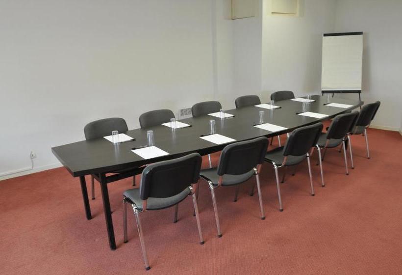 Отель Hôtel Le Galoubet