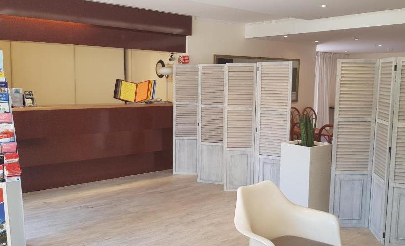 Отель Hôtel Le Galoubet