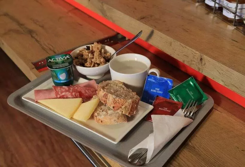 Отель Ibis Aurillac