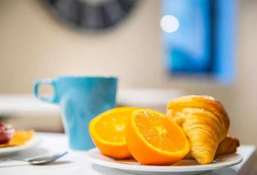 Отель Ibis Budget Cannes Centre Ville