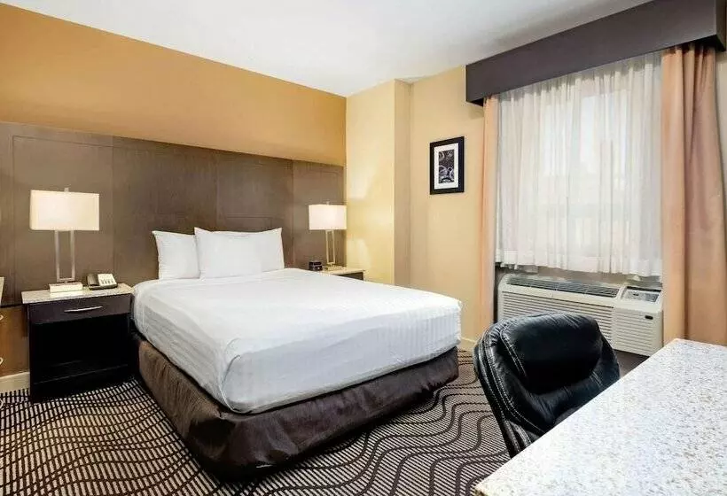 호텔 La Quinta By Wyndham Oshawa