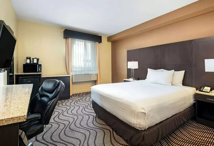 호텔 La Quinta By Wyndham Oshawa