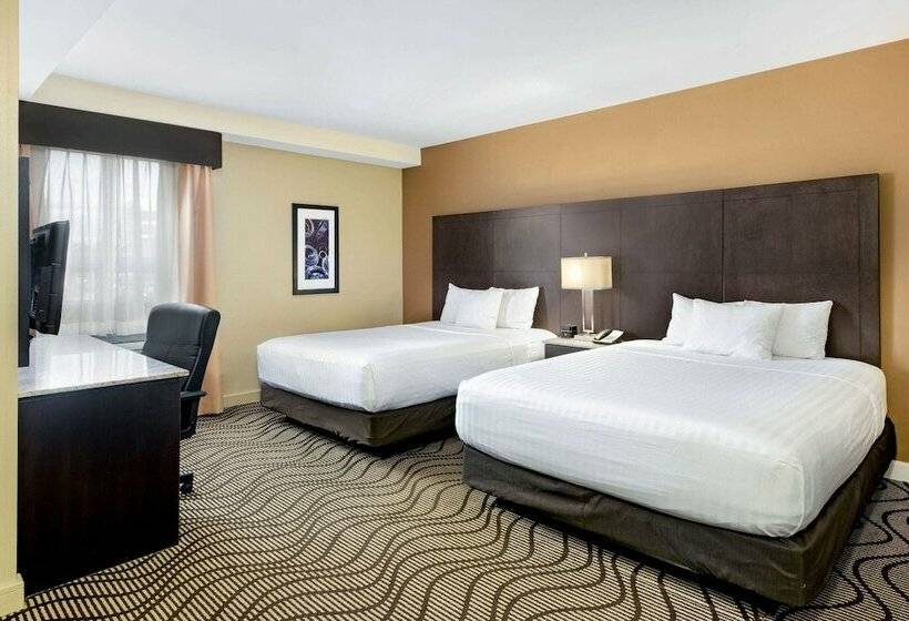 בית מלון כפרי La Quinta By Wyndham Oshawa