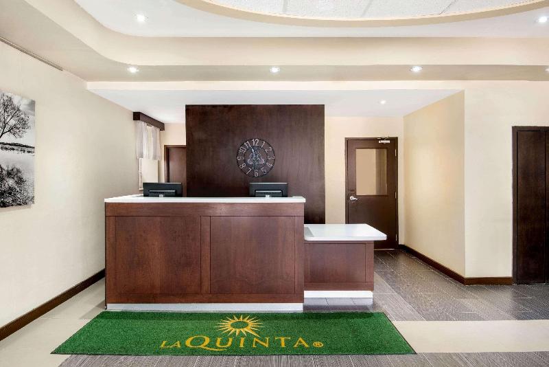 בית מלון כפרי La Quinta By Wyndham Oshawa